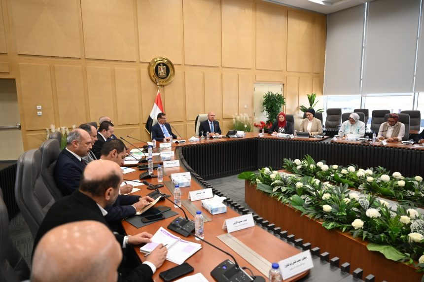 وزير الصناعة والنقل ووزير الزراعة يبحثان التوسع في تصنيع الزبيب وتوطين صناعة الكتان لتعزيز الصناعات الوطنية وتعظيم القيمة المضافة
