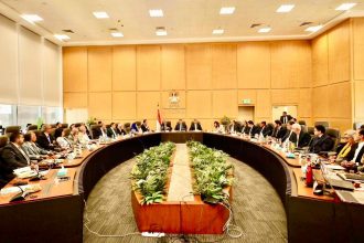 وزيرا الإسكان والسياحة والآثار ومحافظ الجيزة يتابعون آخر مستجدات الدراسات