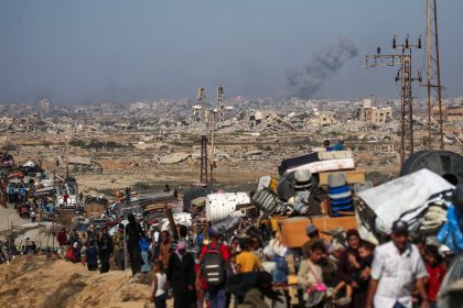 نازحون جراء القصف الإسرائيلي على غزة