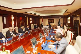 الفريق أسامة ربيع يبحث سبل عقد شراكة مصرية كندية صينية في مجال الأمن الغذائي