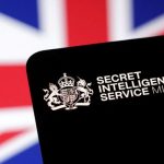 تتوفر تعليمات الوصول إلى البوابة على قناة MI6 على اليوتيوب المعتمدة