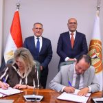 توقيع بروتوكول بين العمل واتحاد الغرف السياحية