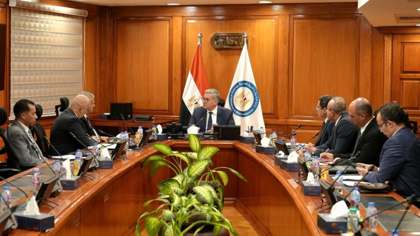 وزير البترول يبحث مع تاج أويل الكندية الإنتاج من المصادر غير التقليدية بالصحراء الغربية