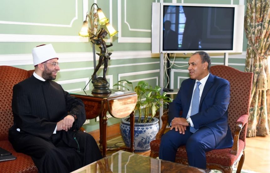 وزير الخارجية لوزير الأوقاف