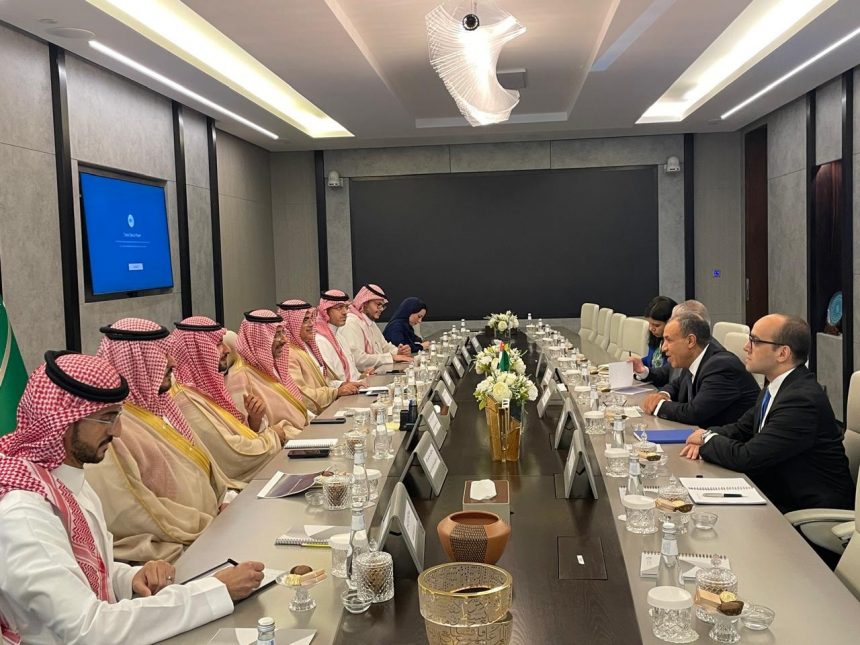 وزير الخارجية لوزير الصناعة السعودي