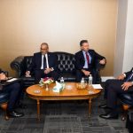 وزير الخارجية يلتقى مع وكيل الأمين العام للشئون الإنسانية في نيويورك