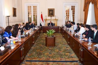 وزير الخارجية يلتقي الشباب المشاركين في برنامج زمالة شفيق جبر من مصر والولايات المتحدة