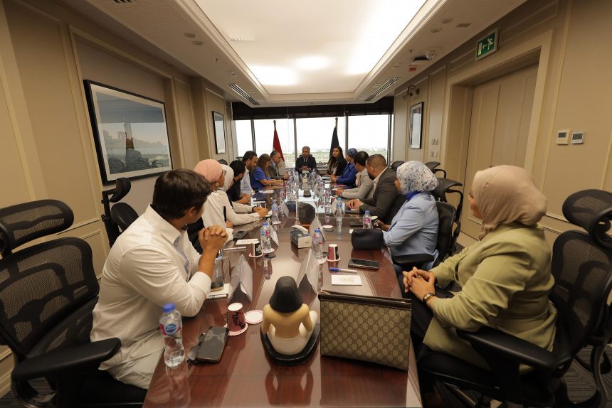 وزير السياحة والآثار يلتقي مجموعة من المؤثرين وأصحاب المحتوى الرقمي المصريين