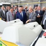 وزير الصناعة والنقل