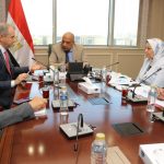 وزير الكهرباء يبحث مع مسئولي الكازار الإماراتية زيادة الاستثمارات في الطاقة المتجددة