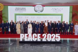 السيسي وقادة أمريكا ومصر وتركيا وقطر وإيطاليا وفرنسا في قمة شرم الشيخ