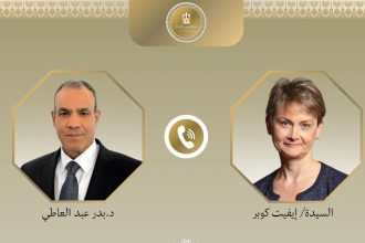 اتصال هاتفي بين وزير الخارجية ونظيرته البريطانية