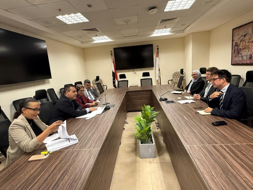التمثيل التجاري المصري يبحث مع المستشار التجاري البريطاني بالقاهرة