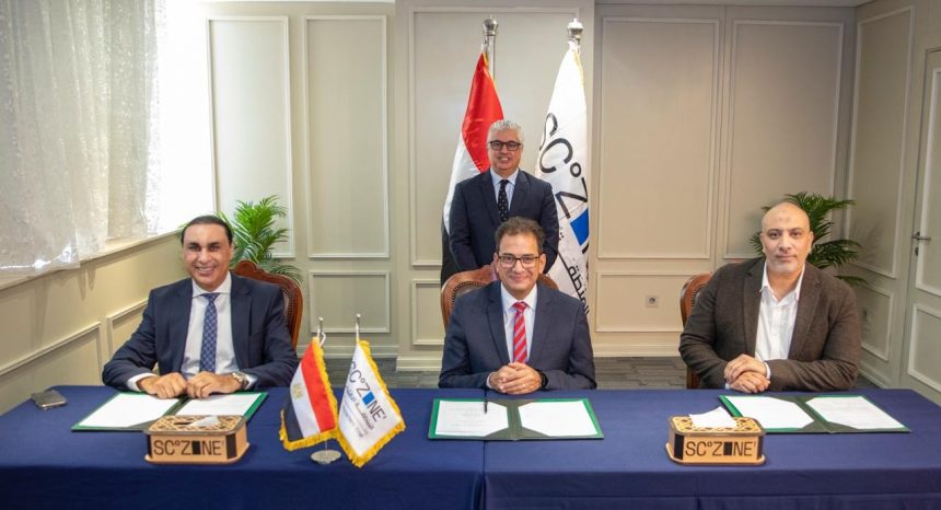 باستثمارات 15 مليون دولار. توقيع عقد مشروع إنفينيتي فابريك لتصنيع الخيوط والمنسوجات بالسخنة