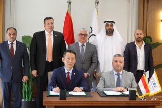 باستثمارات 3.5 مليار دولار. توقيع اتفاقية بين كيميت والقلعة لإنشاء 3 مشروعات بالسخنة