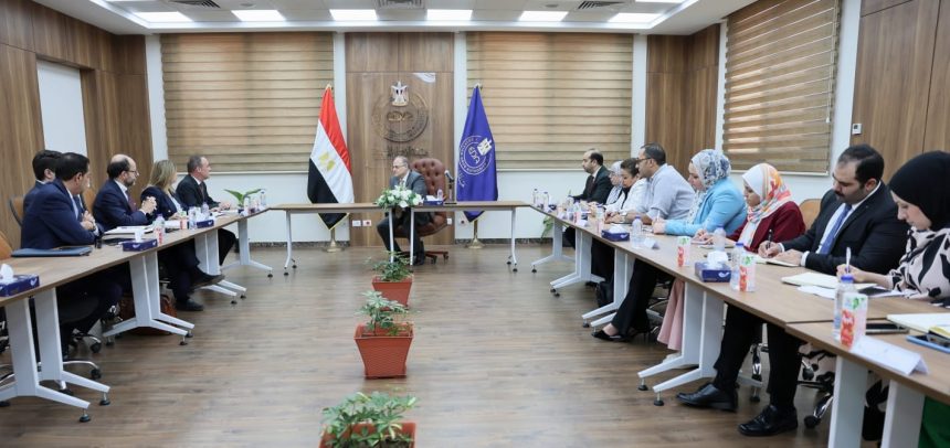 رئيس هيئة الدواء يبحث مع وفد أممي آليات توطين وسائل تنظيم الأسرة