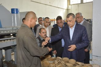 زير الدولة للإنتاج الحربي يطمئن على سير العملية الإنتاجية بشركة هليوبوليس للصناعات الكيماوية مصنع 81 الحربي