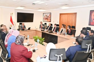 سويلم يبحث مع سفير هولندا بالقاهرة موقف عدد من مجالات التعاون المشترك وسُبل تعزيز هذا التعاون فى مجال الموارد المائية