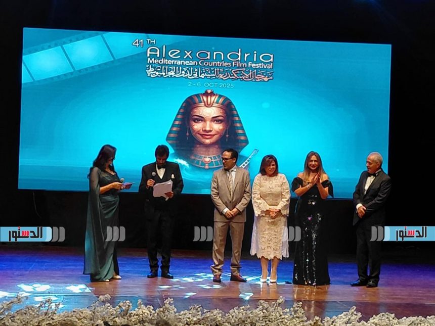 ليلى علوي نجمة افتتاح الدورة 41 لمهرجان الإسكندرية السينمائي
