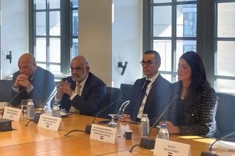 مباحثات مصرية مع التمويل الدولية للاستفادة من آلية ضمانات الاستثمار الأوروبية بقيمة 1.8 مليار يورو