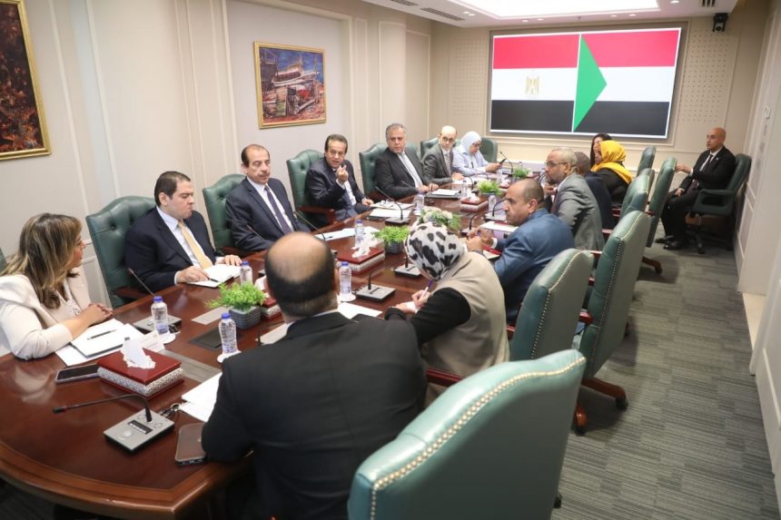 مصر تعلن استعداد تقديم 200 ألف علبة ألبان أطفال والتعاون في مكافحة الأمراض المتوطنة بالسودان