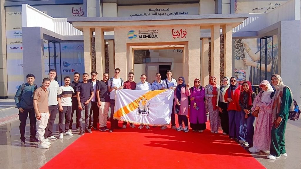 «تراثنا» في دورته السابعة.. قيادات حكومية وسيدات السلك الدبلوماسي والجاليات الأجنبية يشيدون بالمشاركين من الشباب (صور) 2 معرض تراثنا9