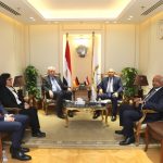 وزير الصناعة: نرحب بأي تعاون بناء جاد مع الشركات العالمية والألمانية الراغبة في ضخ استثمارات جديدة لتصنيع السيارات بمصر 3 نائب رئيس مجلس الوزراء للتنمية الصناعية وزير الصناعة والنقل يبحث مع سفير ألمانيا بالقاهرة