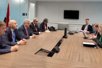 وزير التعليم العالي يبحث سبل التعاون مع وزيرة التعليم البريطانية ونائبة وزير التعليم الإندونيسي