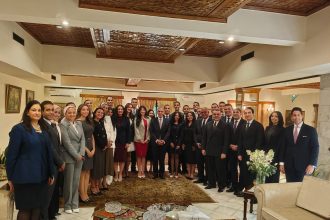 وزير الخارجية يلتقي أعضاء الدفعة ٥٧ من الملاحق الدبلوماسيين خلال تواجدهم بالهند