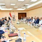 خطة تطوير شاملة.. الإنتاج الحربي في سباق مع الزمن والتكنولوجيا 4 وزير الدولة للإنتاج الحربي يتابع مع رؤساء الشركات موقف المشروعات الجاري تنفيذها