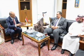 وزير العمل يلتقي السفير السعودي في القاهرة