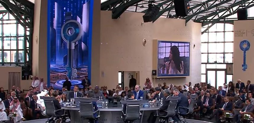 المشاط: الحكومة تمضي قدمًا في تهيئة بيئة الاستثمار لتوسيع نطاق مشاركة القطاع الخاص 1 وزيرة التخطيط المشاط