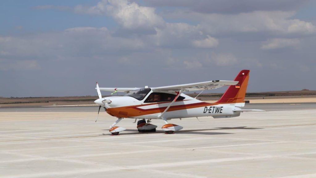 يروج لمصر كوجهة آمنة وجاذبة للسياحة الرياضية والجوية.. انطلاق رالي «Fly In Egypt 2025» بمشاركة 13 دولة (صور) 2 يروج لمصر كوجهة آمنة وجاذبة للسياحة الرياضية والجوية. انطلاق رالي Fly In Egypt 2025 بمشاركة 13 دولة155