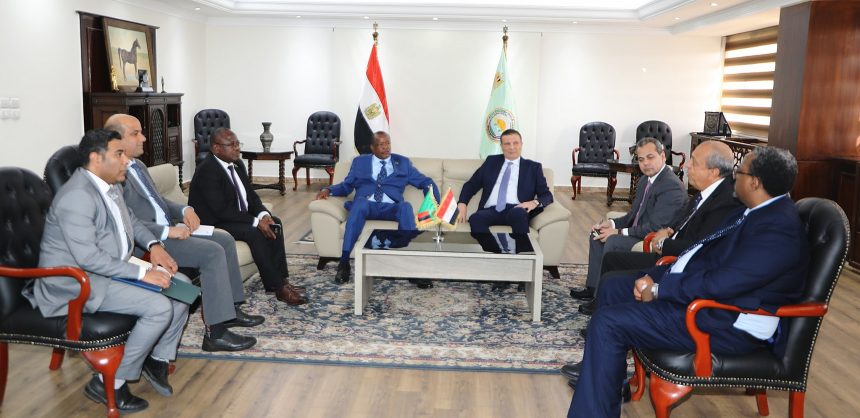 وزير الزراعة ووزير الداخلية الزامبي يناقشان موقف المزارع المصرية المشتركة 1 • وزير الزراعة ووزير الداخلية الزامبي يناقشان موقف المزارع المصرية المشتركة