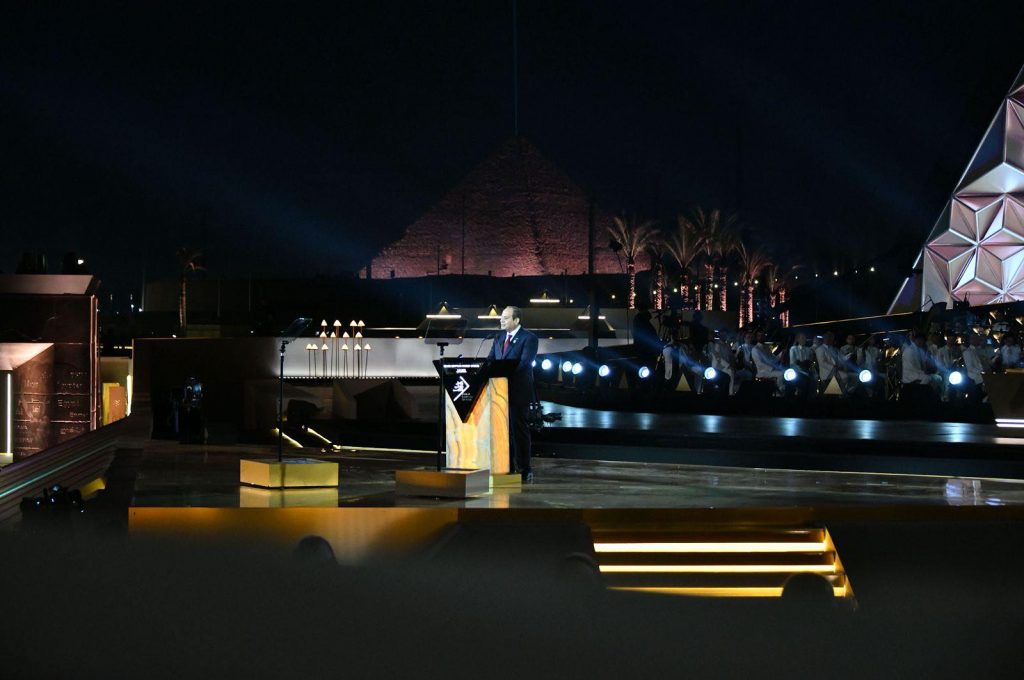 السيسي: بافتتاح المتحف المصري الكبير.. نكتب فصلاً جديداً من تاريخ الحاضر والمستقبل في قصة هذا الوطن العريق (صور) 9 7