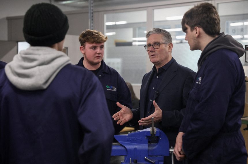 AFP 20251113 83X43NW v1 HighRes BritainPoliticsEnergy