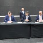 مدته 15 عامًا.. توقيع عقد إدارة وتشغيل شبكة القطار الكهربائي السريع مع سكك حديد ألمانيا