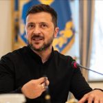 زيلينسكي يفرض عقوبات على أحد المقربين منه على خلفية فضيحة الفساد