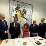 أستراليا تسلم مصر 17 قطعة اثرية نادرة تعود لحقب تاريخية مختلفة e1764311068764