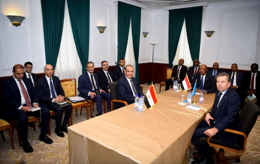 اجتماع ثلاثي بين وزيرى خارجية مصر والسودان والأمم المتحدة لبحث الجهود الإنسانية في السودان