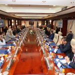 الفريق أسامة ربيع يجتمع مع ممثلي 20 جهة من الخطوط والتوكيلات الملاحية