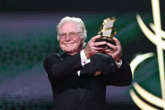 المهرجان الدولي للفيلم بمراكش يطلق دورته 22 ويكرم حسين فهمي