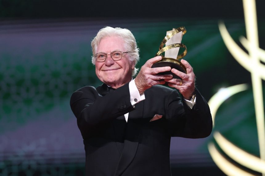 المهرجان الدولي للفيلم بمراكش يطلق دورته 22 ويكرم حسين فهمي