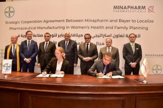توقيع اتفاق تعاون بين مينا فارم وباير لتوطين صناعة الدواء وتعزيز الاستثمارات الدوائية