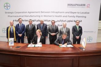 توقيع اتفاقية تعاون استراتيجي بين مينا فارم وباير الألمانية لتوطين صناعة الأدوية