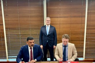 توقيع خطاب نوايا للاستفادة من خبرات جامعة مردوخ الأسترالية في المعادن الحيوية وعمليات استخلاصها