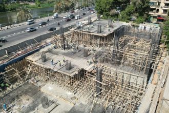 مستشفى تحت الإنشاء