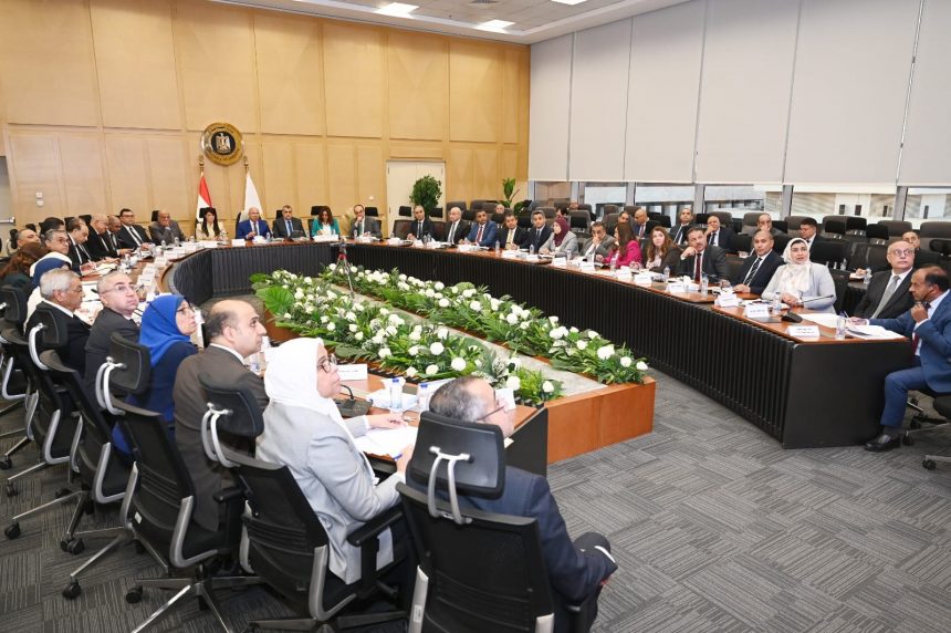 نائب رئيس مجلس الوزراء للتنمية الصناعية وزير الصناعة والنقل يترأس الاجتماع الرابع والثلاثين للمجموعة الوزارية للتنمية الصناعية