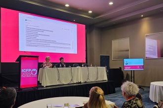 نائب وزير الصحة تستعرض التجربة المصرية في تحويل القضية السكانية من العدد إلى تحسين الخصائص