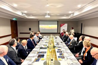 وزير البترول لشركات التعدين الأسترالية